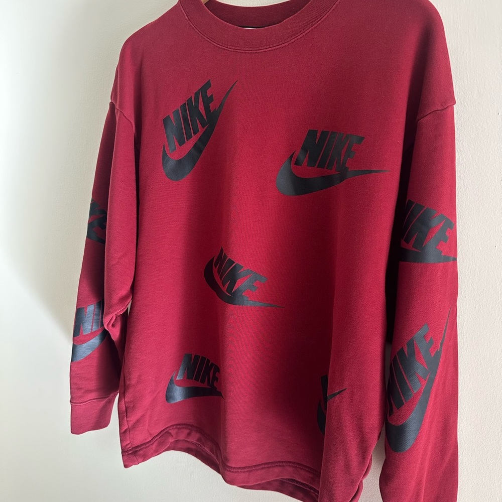 Nike Women's Red Graphic Sweatshirt